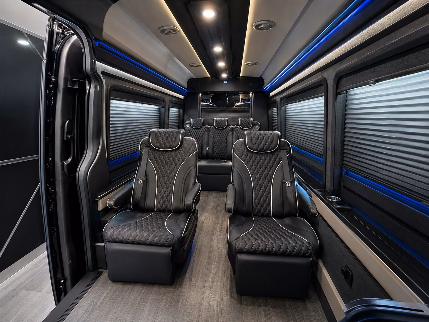 hotel shuttle buses between deerfield beach resorts and south florida airports