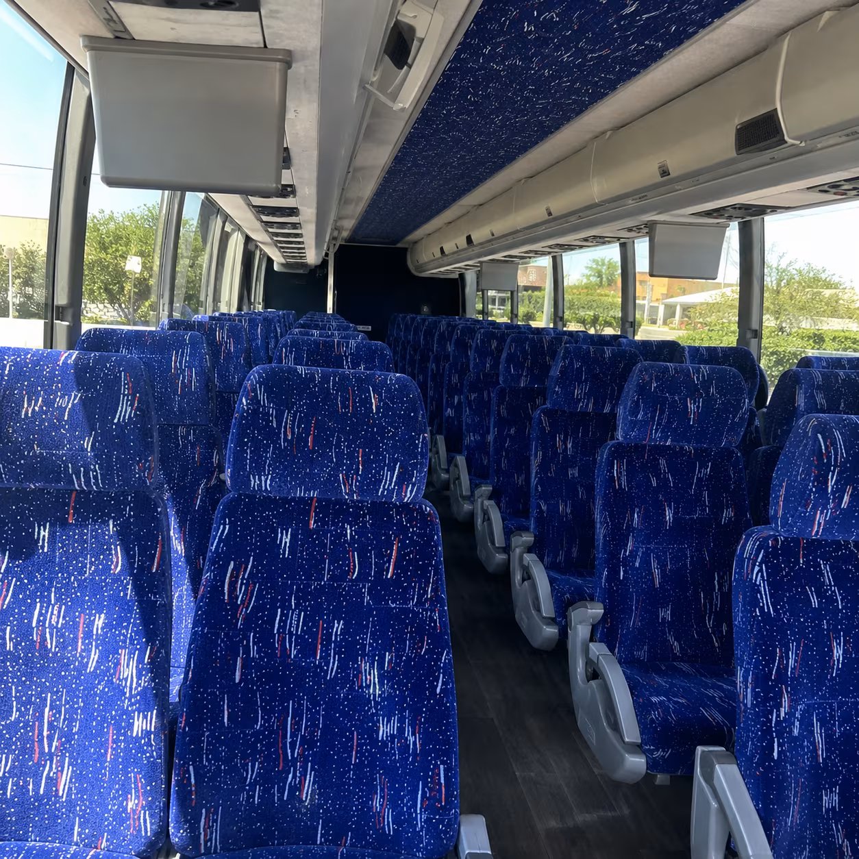 long distance bus rentals from deerfield beach for corporate and conference groups