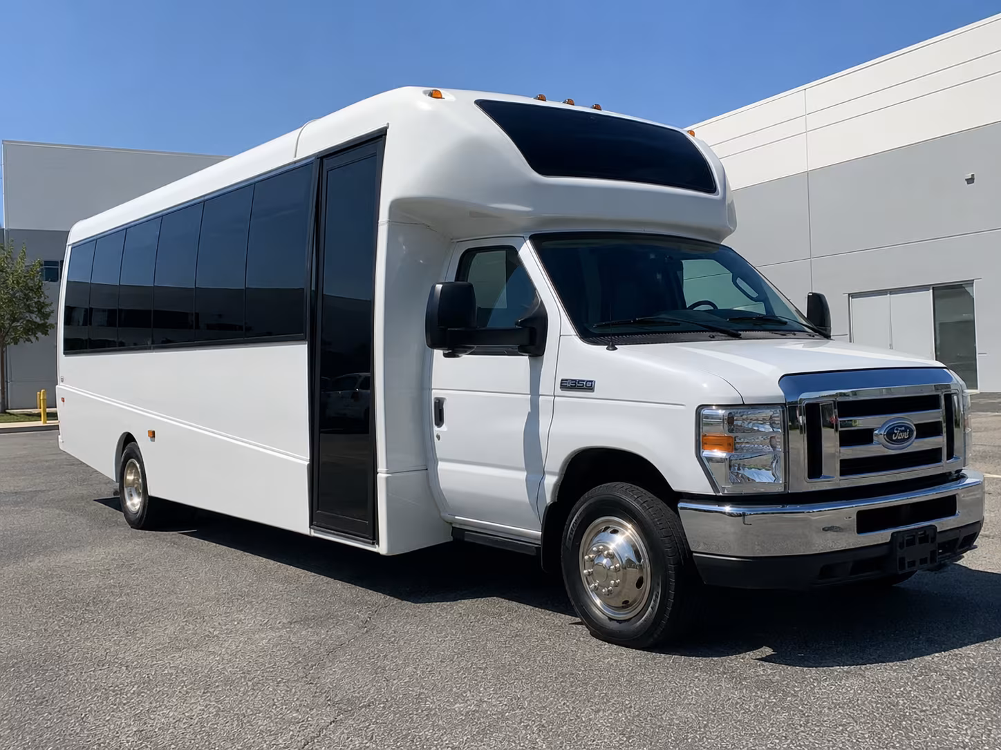 minibuses for aquarium and nature center field trips near deerfield beach