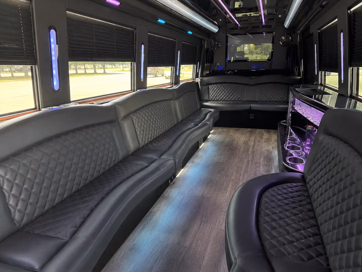 why rent using deerfieldbeachcoachbusservice com